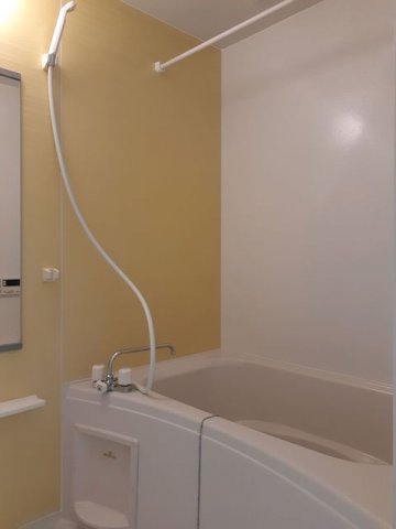 バス・シャワールーム　落ち着いた空間のお風呂です