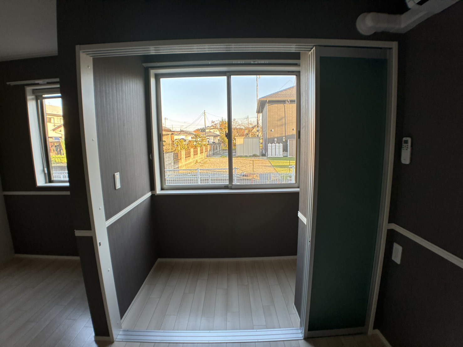 バルコニー　※室内写真、動画、パノラマ画像は同物件別部屋のものです。