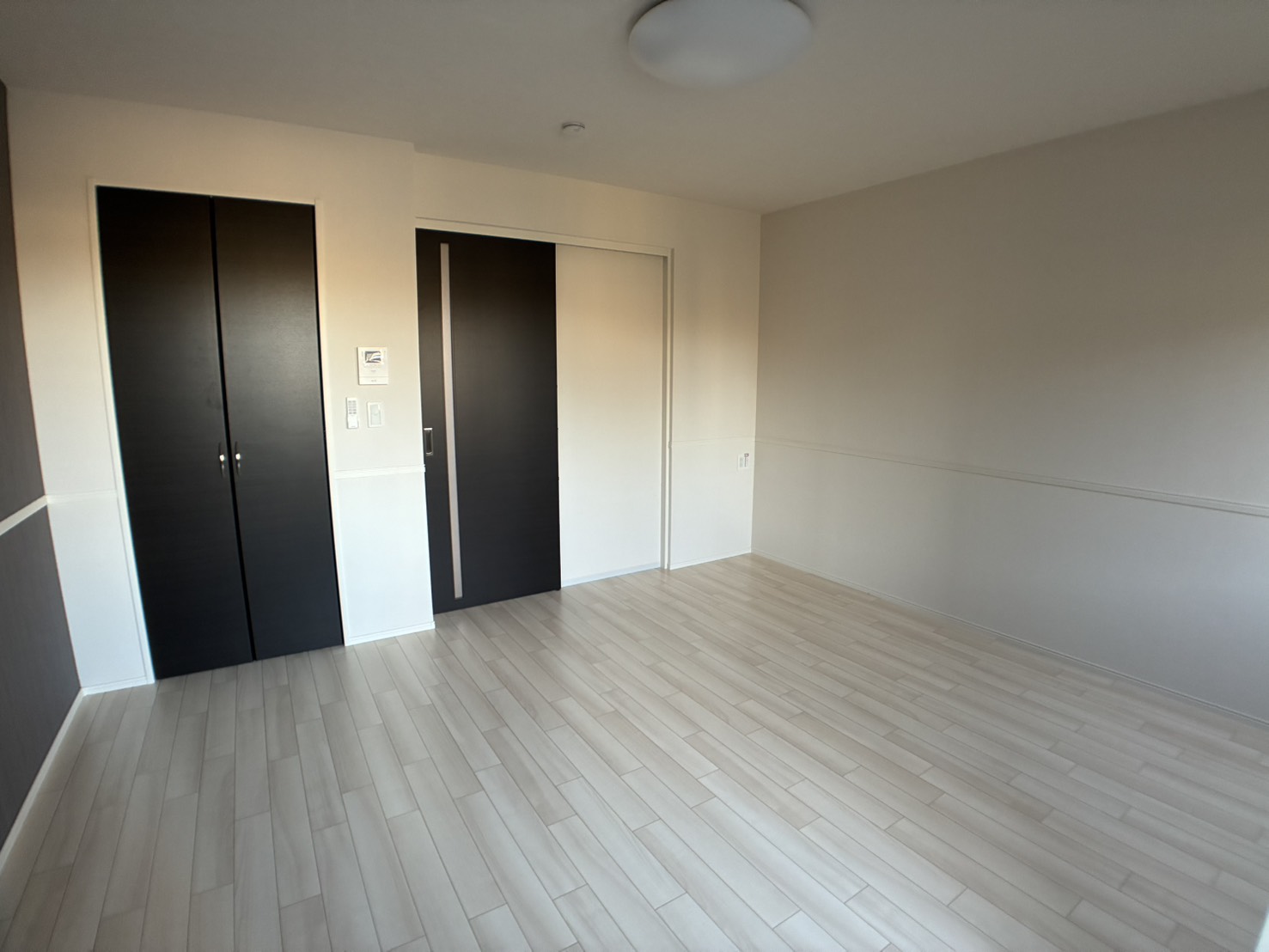 居室・リビング　※室内写真、動画、パノラマ画像は同物件別部屋のものです。