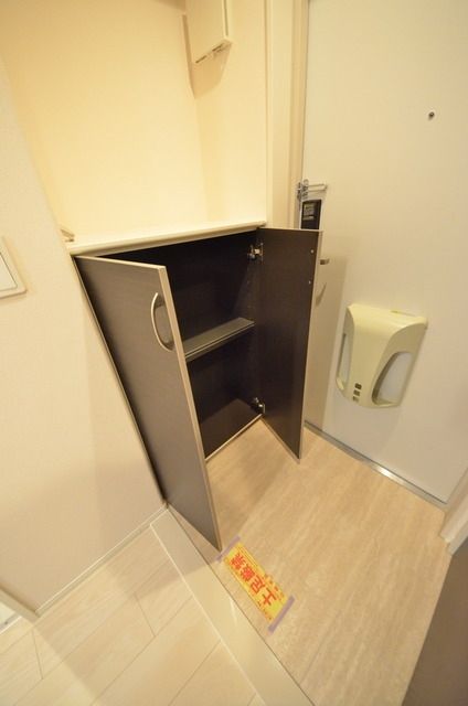 玄関　♪鍵置き場に程よい高さのシューズＢＯＸ♪