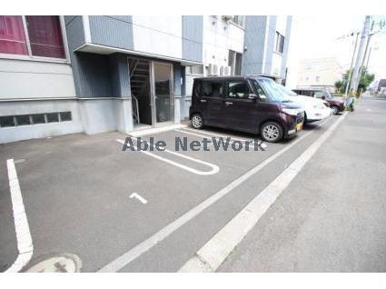駐車場　駐車場