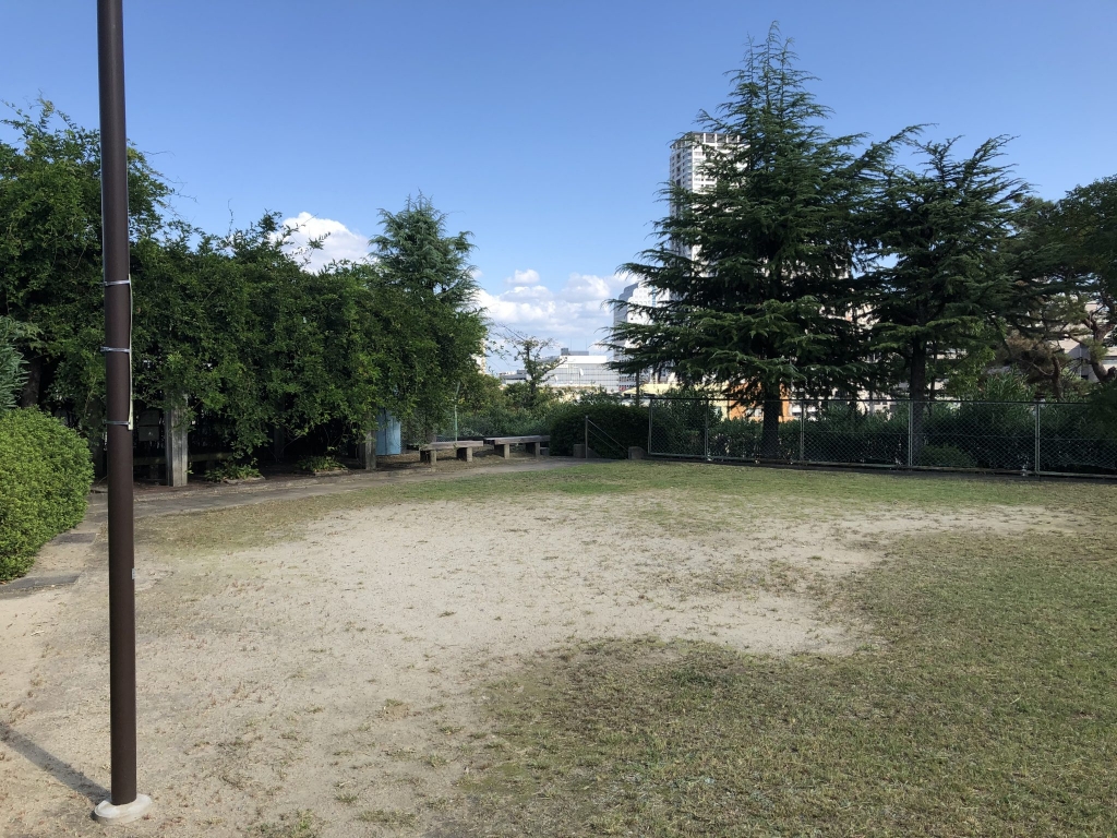 公園　西町３丁目第２公園（公園）まで303m