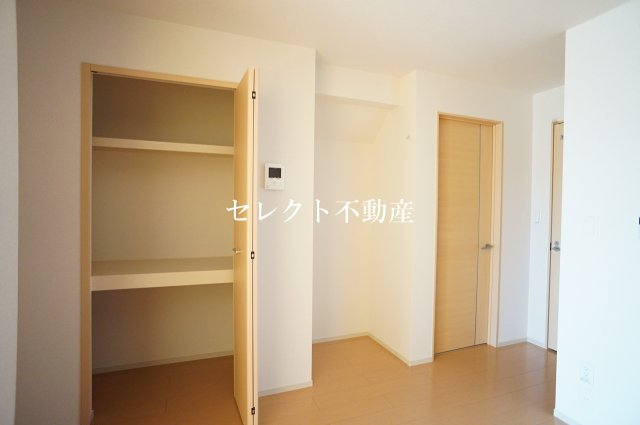 その他　大きなものも収納できそうです