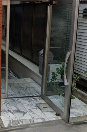エントランス　庭