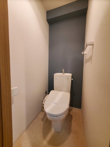 トイレ　ウォシュレット付き