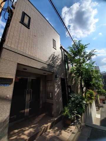 建物外観　高台に位置してます