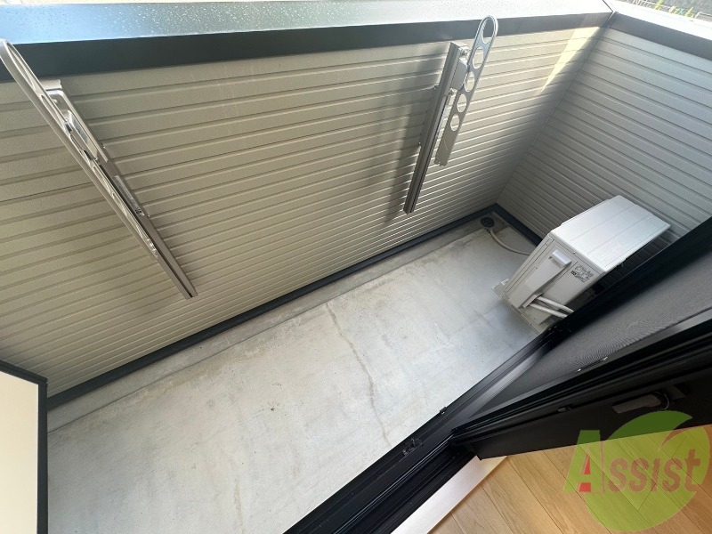 バルコニー　お部屋から見たバルコニーの写真です。キレイですね。