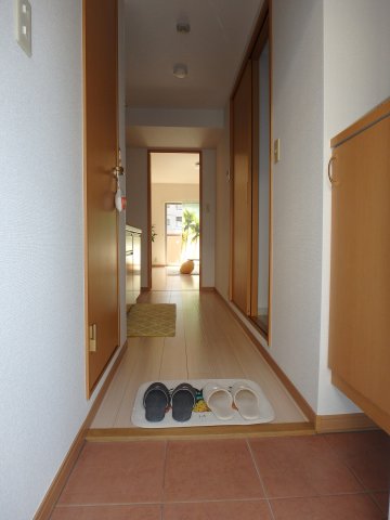玄関　落ち着いた玄関です