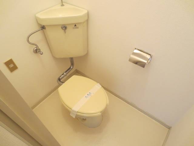 ＪＲ阪和線 富木駅 徒歩9分 2階建 築41年のトイレ写真