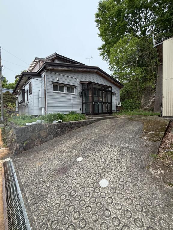 長岡市浦瀬町 貸家 車庫兼倉庫付き
