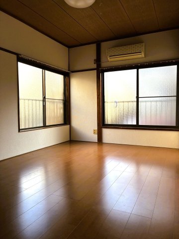 その他部屋・スペース　※写真は101号室です。202号室の窓は1つだけです。