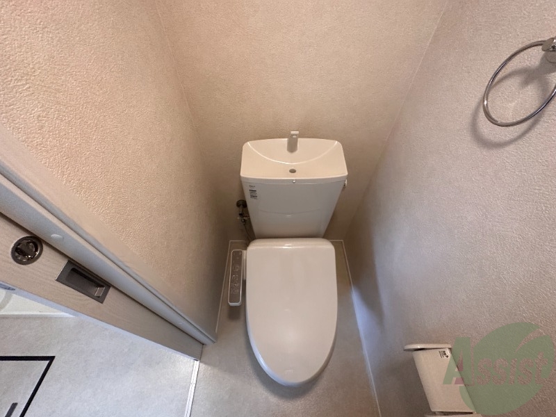 トイレ　トイレは、嬉しいウォシュレット付きです。