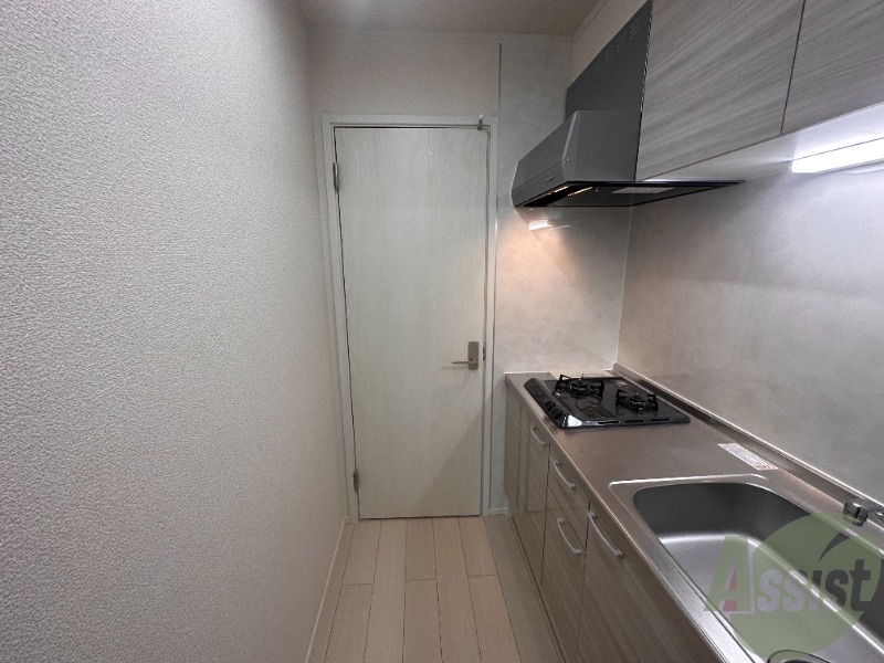 収納　キッチン横には、多目的にお使い頂けるウォークインクローゼット