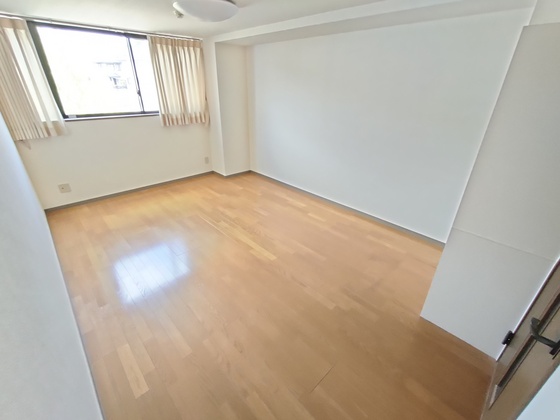 居室・リビング　※別部屋の写真です