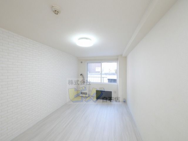 居室・リビング　日当たり良好で明るいお部屋です♪