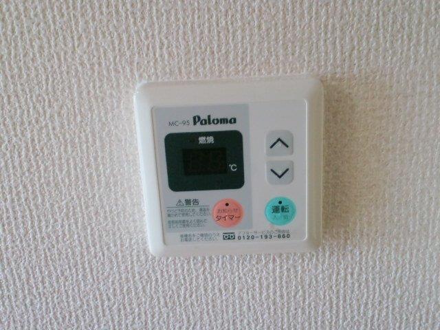 その他部屋・スペース　給湯器リモコン