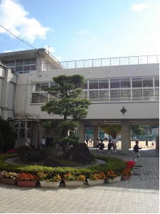 小学校　倉敷市立倉敷東小学校（小学校）まで394m
