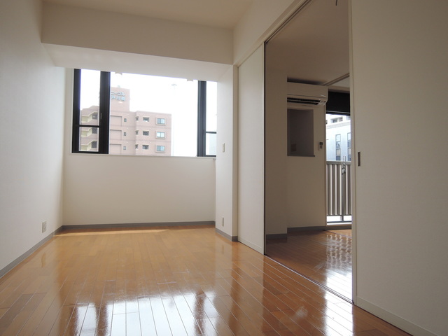 居室・リビング　★明るいお部屋です★
