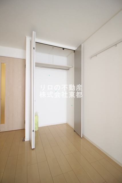 収納　増えがちな荷物をスッキリ収納できる大きめクローゼットです♪
