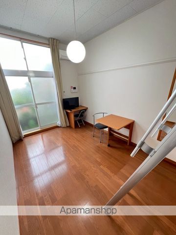小田急小田原線 鶴巻温泉駅 徒歩12分 2階建 築24年の居間写真