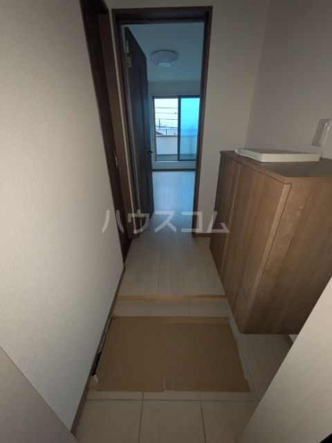コンフィデンス東大宮Fの玄関写真