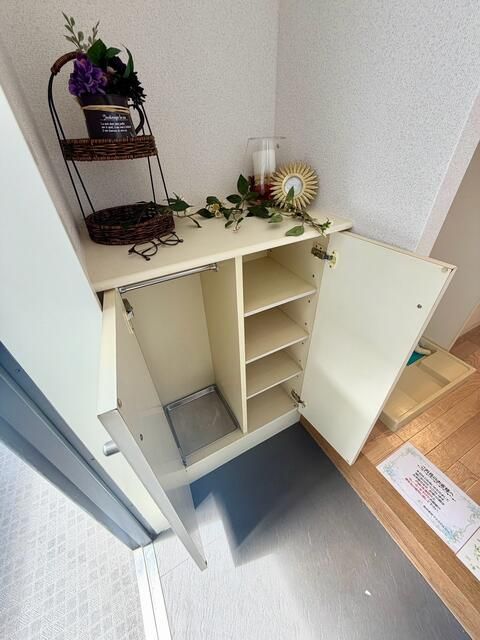 玄関　※モデルルーム参考画像