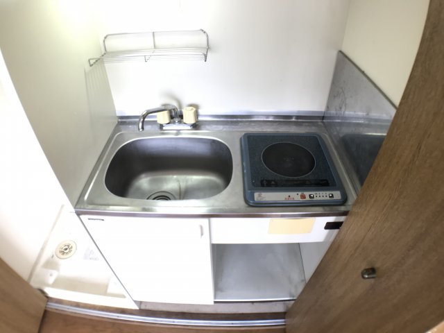 キッチン　壁付けキッチンでスペースを最大限有効活用できます！