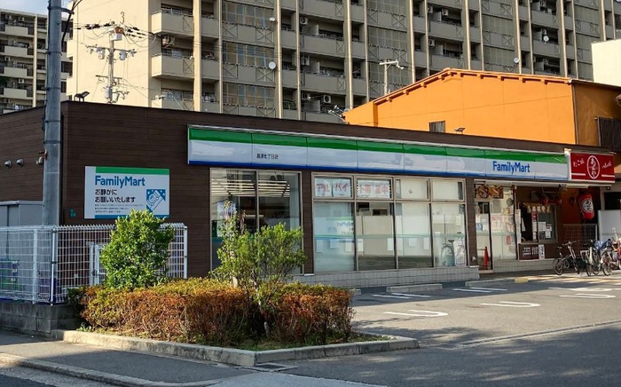コンビニ　ファミリーマート（コンビニ）まで154m