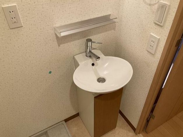 洗面設備　※同物件、別部屋の写真です。