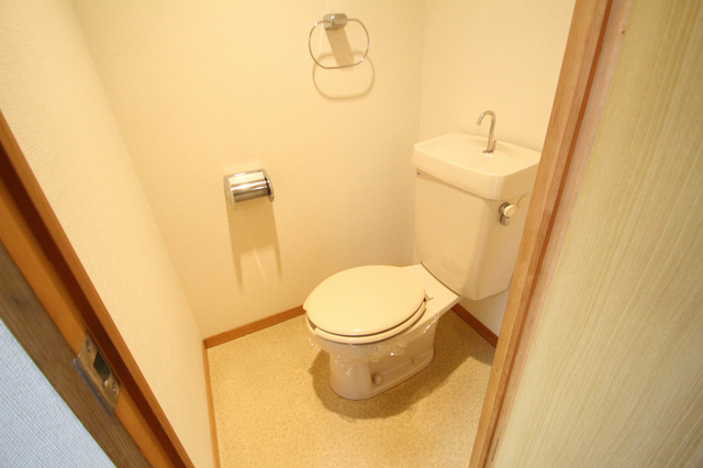 トイレ　個室トイレでのんびり