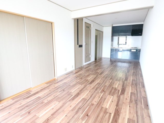 内田山ハイツの居間写真