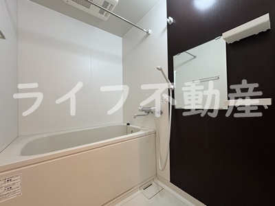 バス・シャワールーム　コンパクトで使いやすいお風呂です