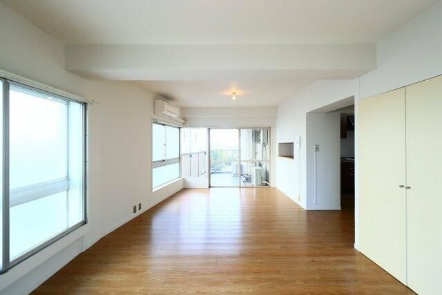 東光苑マンションの居間写真
