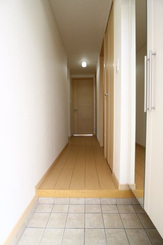 ノーブルの玄関写真