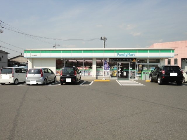 コンビニ　ファミリーマート福山引野町店（コンビニ）まで322m