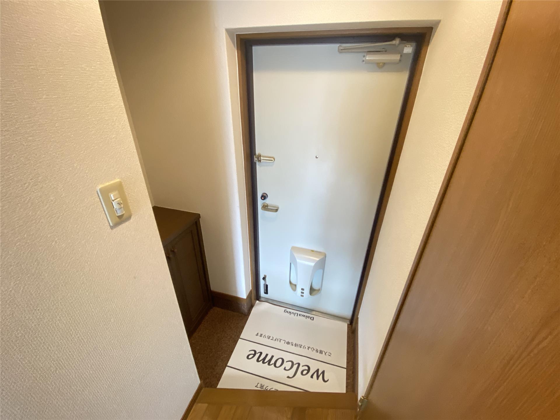 玄関　小物も飾れるシューズボックス付きの玄関♪