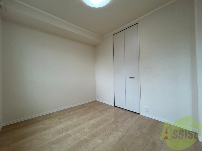 その他部屋・スペース　こちらのお部屋は光が差し込む、温かみのあるお部屋です。