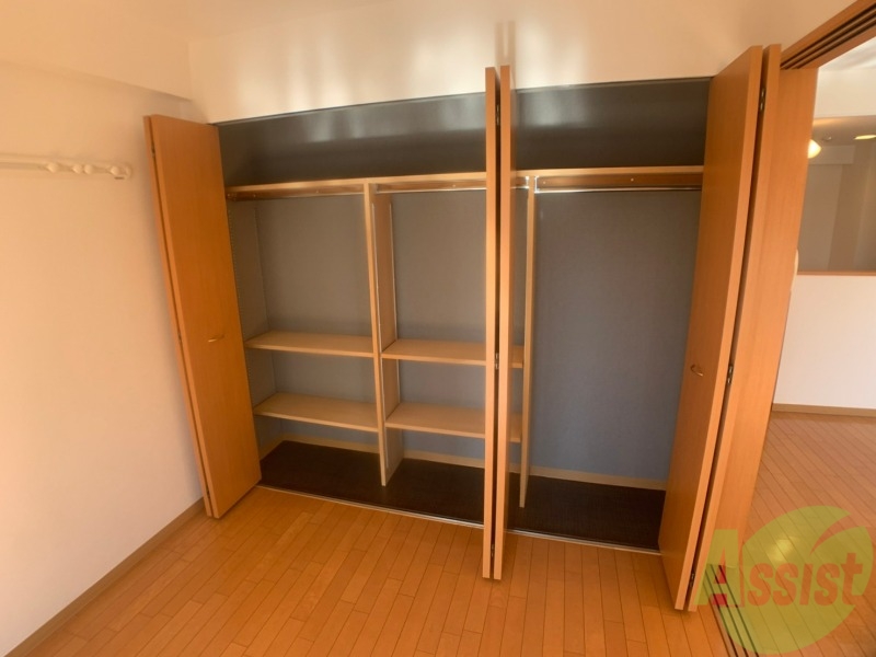 収納　寝室の収納です。部屋がすっきり片付きます。
