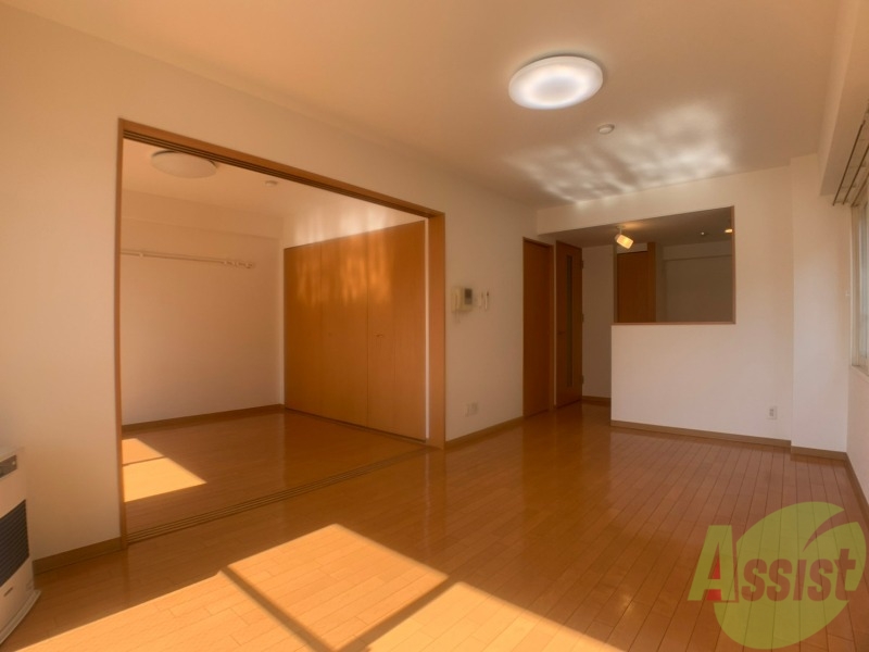 居室・リビング　広くてキレイなお部屋が広がっていて、充実した生活が送れそう。