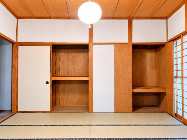 収納　和室に大きな押入れあり！他にも各部屋に収納があり安心。