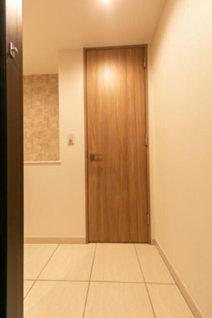 玄関　写真は同タイプ住居です。