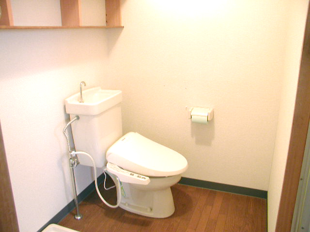 太陽ガーデン112棟のトイレ写真