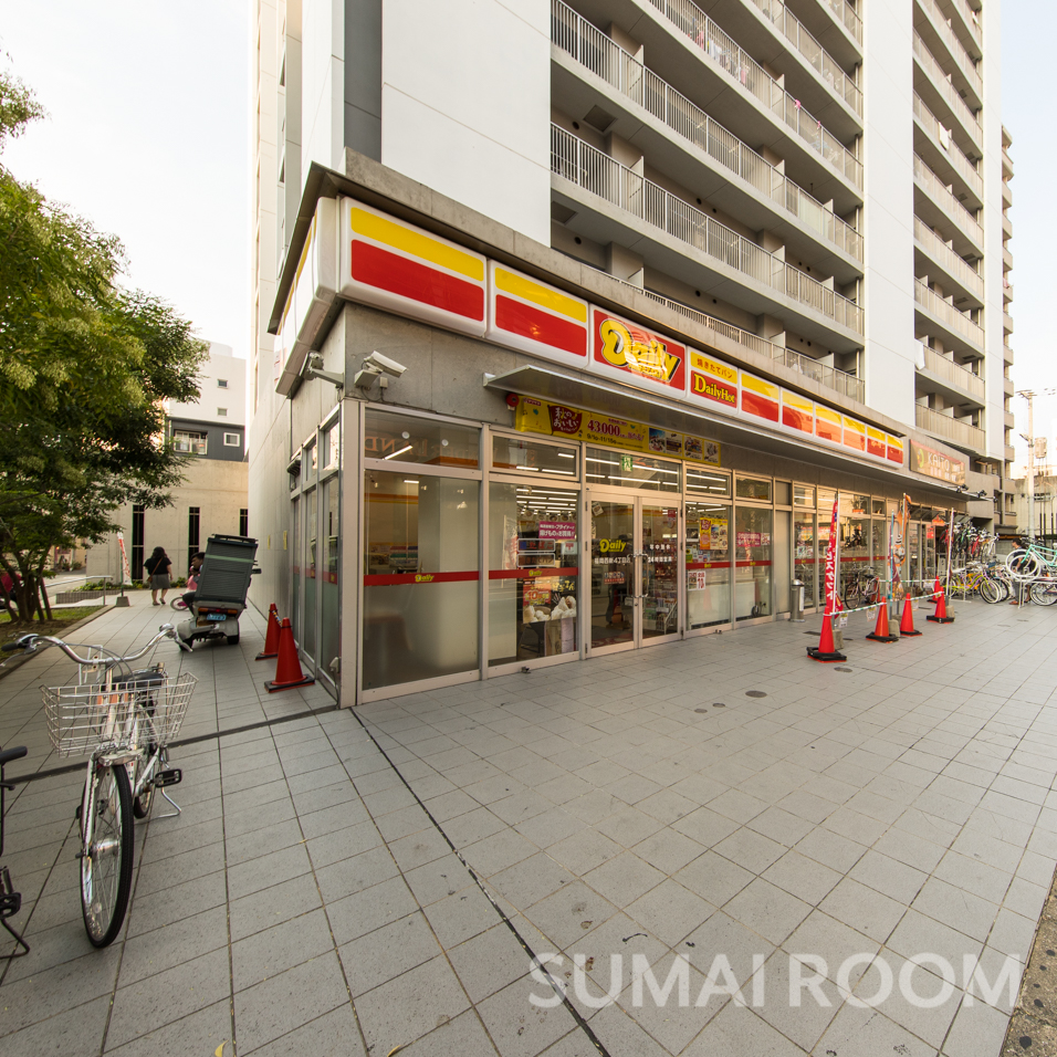 コンビニ　デイリーヤマザキ福岡西新4丁目店（コンビニ）まで5m