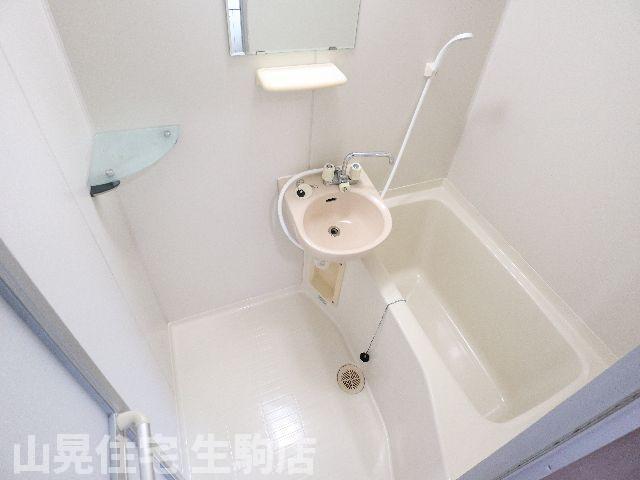 バス・シャワールーム　ゆったり過ごせるお風呂です