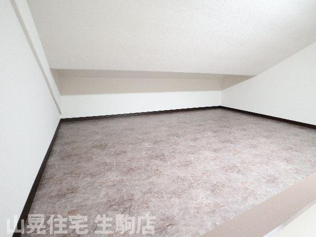 その他部屋・スペース　開放的な寝室です