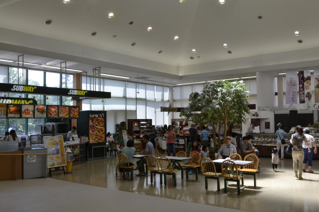 ツルヤ軽井沢店（スーパー）まで2116m