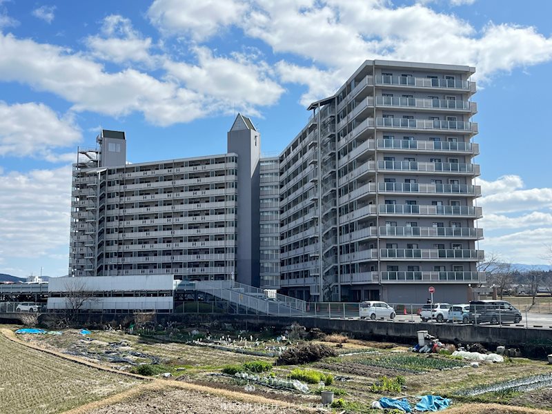 トーカンマンション新三田A棟の建物外観
