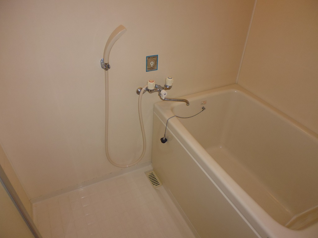 バス・シャワールーム　バストイレ別