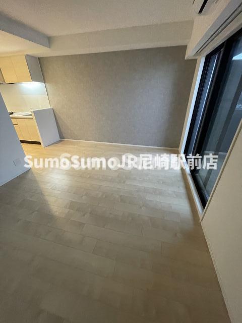 居室・リビング　こちらのリビングで趣味の時間をお楽しみください