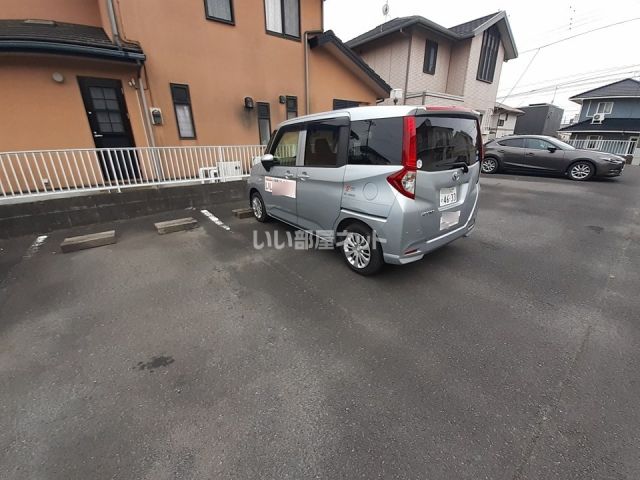 【ひたちなか市外野のアパートの駐車場】